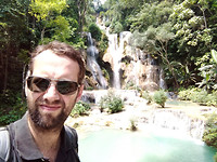 Ik en de Kuang Si Waterval