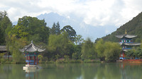 Prachtige uitzicht op de omgeving van Jade Dragon Snow Mountains
