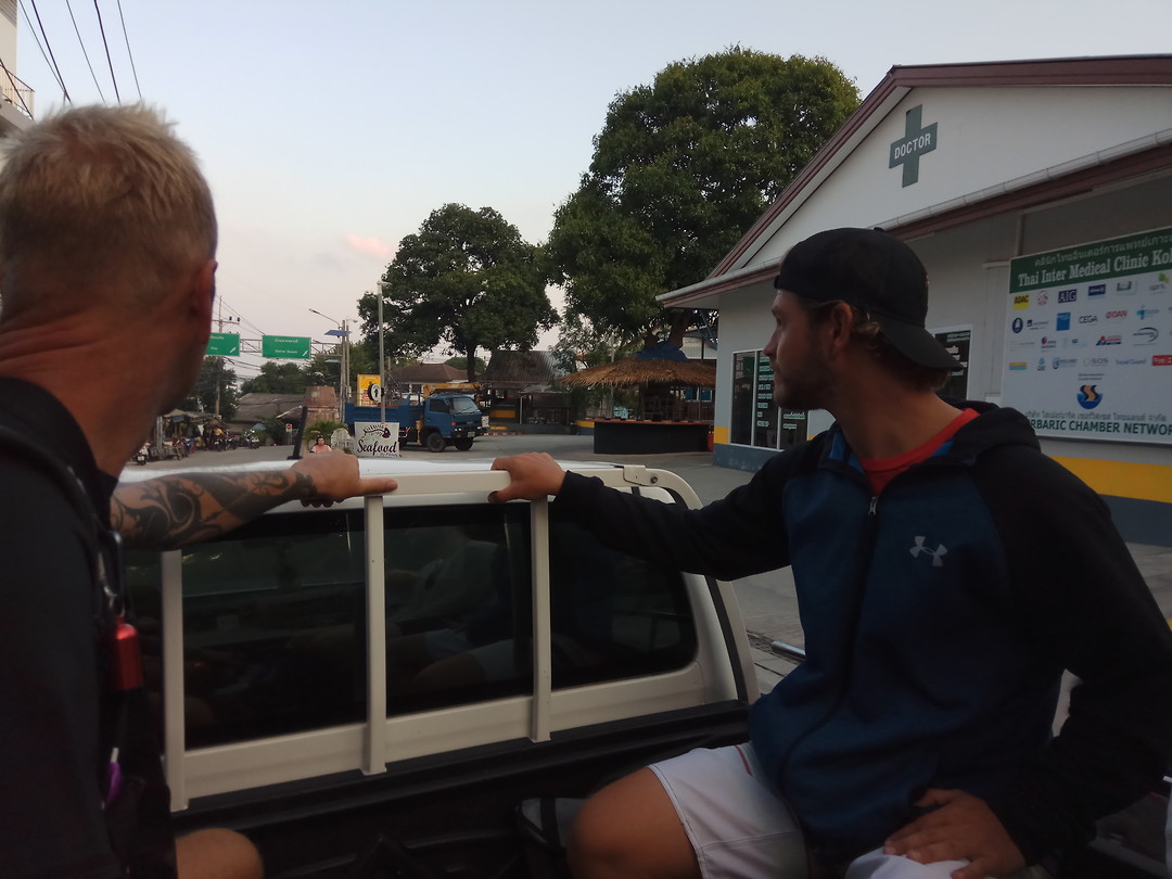 Dive Master Jack (links) en onze instructeur Alex (rechts)