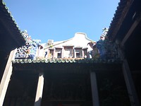 De 'opera' op het dak van de tempel, voor de chinese voorvaderen!
