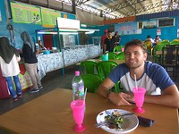 Heerlijk lunchen in the middle of nowhere in Maleisië