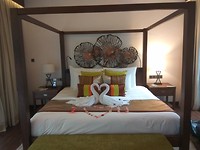 Het bed was prachtig versierd voor ons!