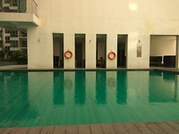 Het tweede zwembad in ons appartement op de vijfde verdieping