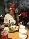Marijke heeeeeeel blij met haar kaasfondue