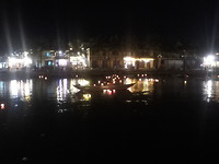 ...de kaarsjes op het water...