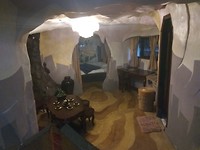 Een hotelkamer in het Crazy House - ze zijn druk aan het bouwen om er een echt hotel van te maken
