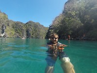 Stijn aan het chillen in Kayangan lake