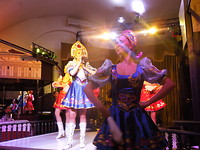 Met Russische dans en folklore