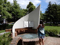 Monument voor schrijver A. den Doolaard