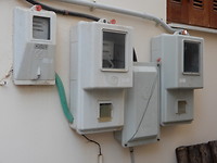 Stroommeters gewoon buiten