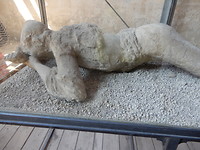 Afgietsel van een veraste verraste bewoner van Pompeï