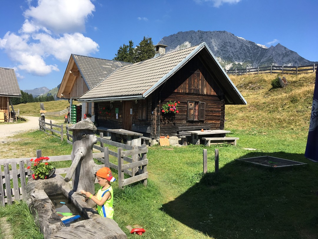 Jochalm met uitzicht op Reisskofel