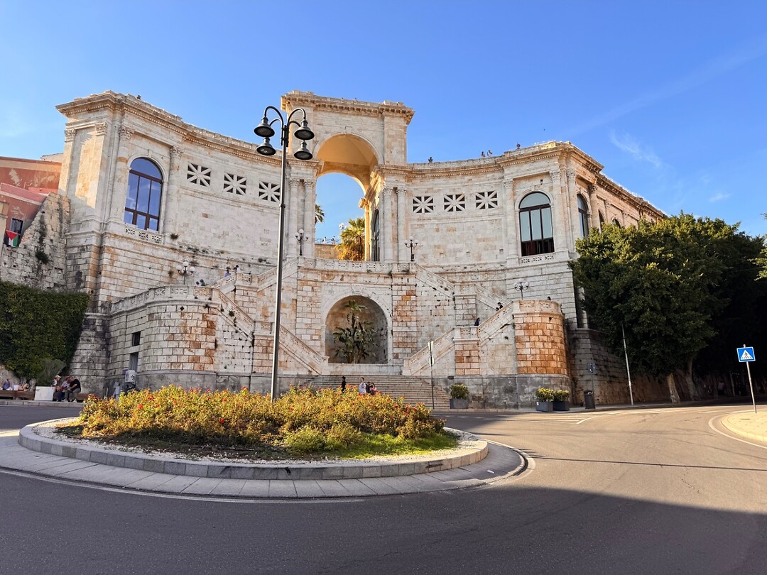 Aan het Piazza Costituzione