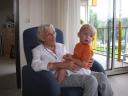 Bij Oma Ank op schoot