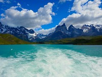 Begin trek op boot bergenuitzicht