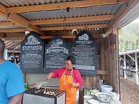 Krentebollen, poffertjes en stroopwafels