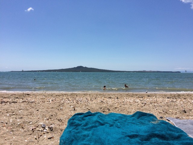 Mission Bay met uitzicht op Rangitoto