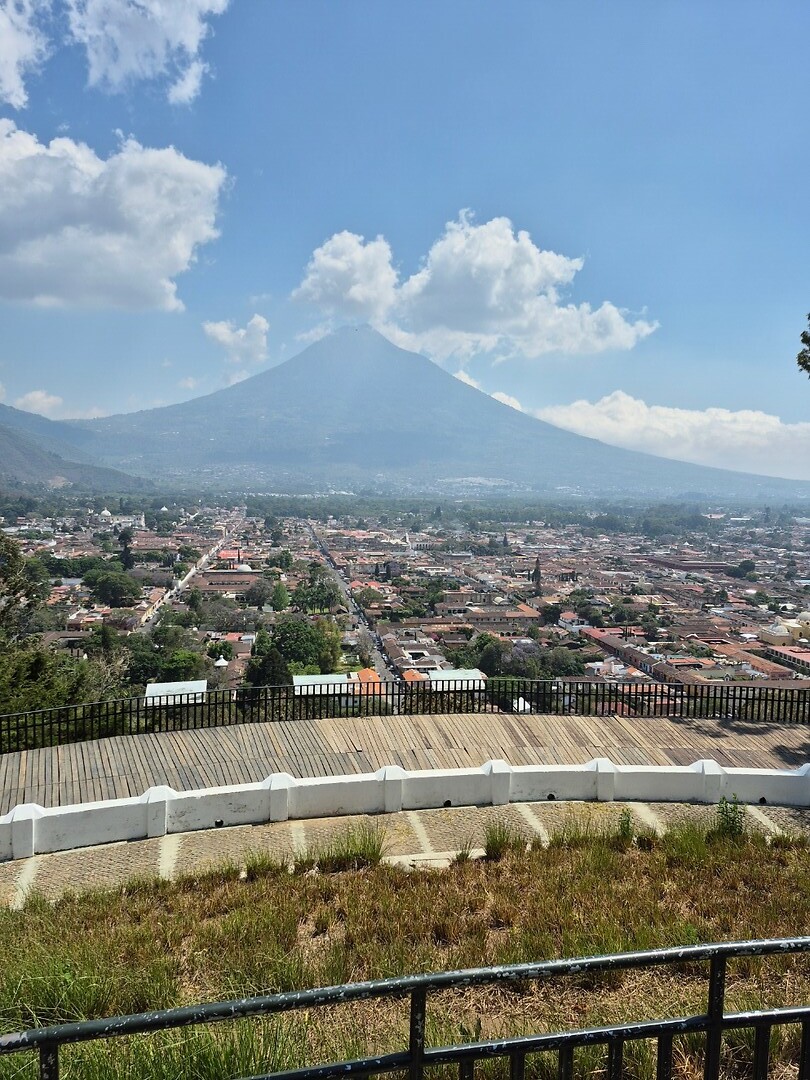 View on Antigua en Volcano Fuego