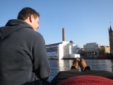 Chillen langs de rivier