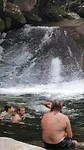 Syb glidet fan de stjinnen glydzbaan ôf by the Josephine falls