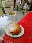 Krystontbijt! Champagne mei croissant!