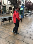Alles onder de regenjas gestopt