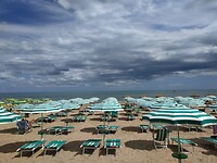Strand, bewolkt
