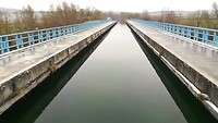303 We varen in het Pont Canal de Troussey over de Maas