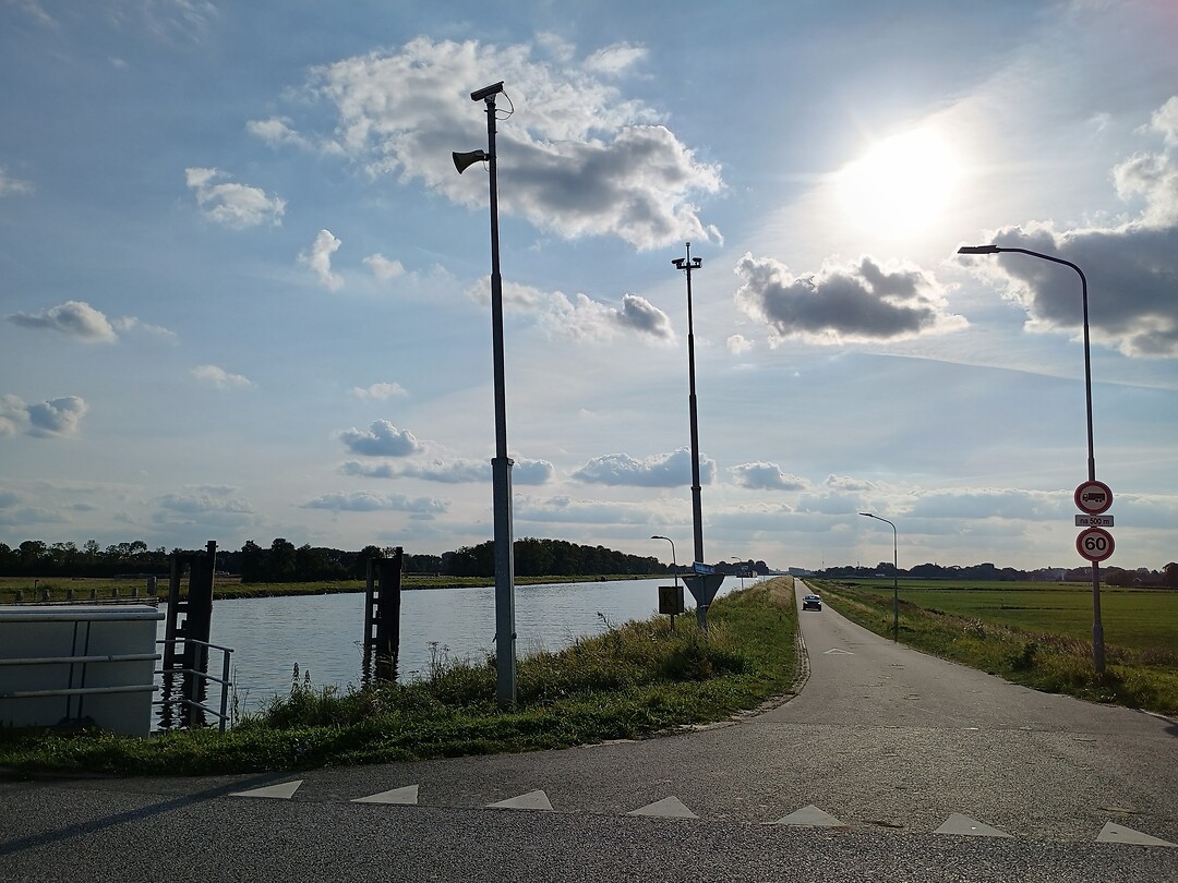 Kruising Woltdjerweg - Eemskanaal Noordzijde