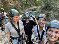 de meiden in onze mooie zipline outfit