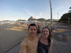 Flamingo Beach en Sugarloaf Mountain op achtergrond