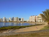 het strand aan de linkerkant