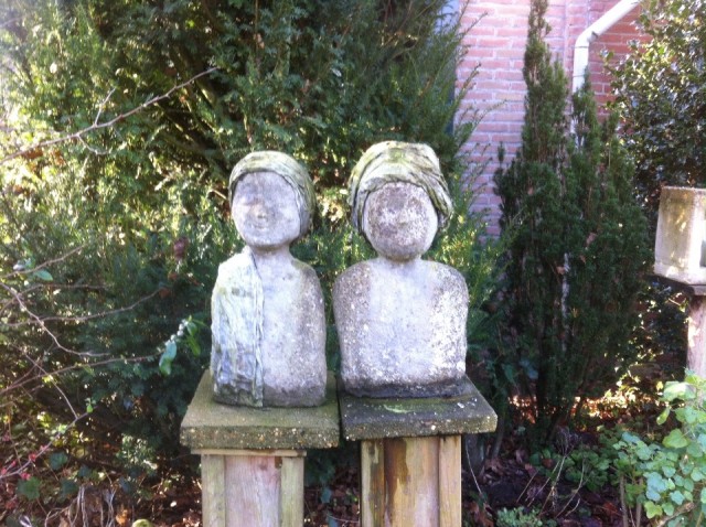 Beeld in een tuin