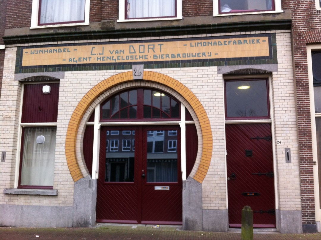 Oude fabrieksingang