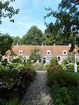 Hofje tegenover de Grote Kerk