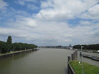 op de sluis bij Weurt