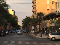 Brindisi - impressie winkelstraat overdag