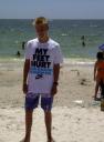 Mitchell 'kick's some ass" op het strand