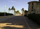 Geen Boardwalk, maar Roadwalk langs het strand