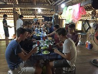 Lunch bij de Muong