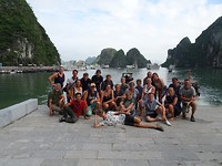 Halong Bay het hele reisgezelschap