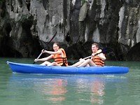Roel en Isa bij Halong Bay