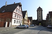 23. We verlaten de stad door de poort