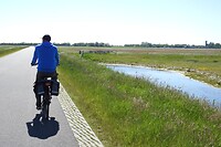 38. Op de fiets naar De Waal