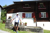 87. Afgekoeld bij een waterpomp en een prachtig huis