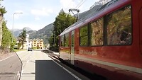 62. FILMPJE De Berninaexpress midden op straat