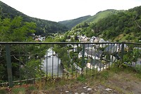 141. Uitzicht op Vianden en de Our