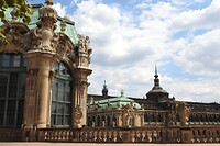 82. Overal waar je kijkt op het Zwinger zie je dit soort dingen