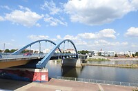 87. Grensovergang midden op de brug tussen Frankfurt en Slubice