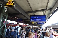 93. Beetje druk op Magdeburg Hauptbahnhof